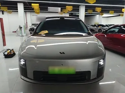 Li Auto 理想i8
