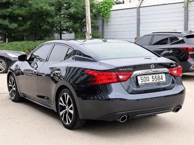 Nissan Maxima