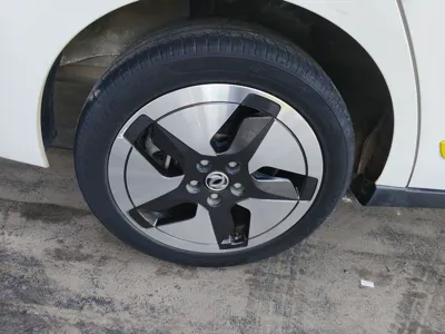 Dongfeng Aeolus E70