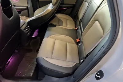 Hongqi EH7