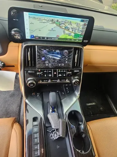 Lexus LX