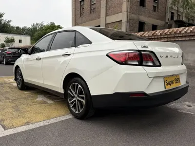 Venucia D60