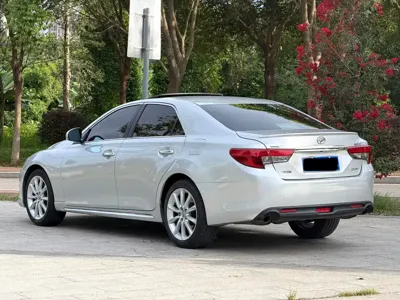Toyota Reiz