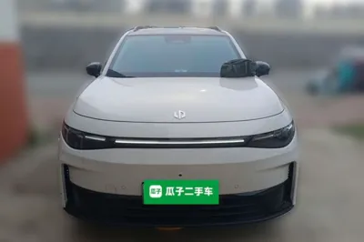 Leapmotor C16