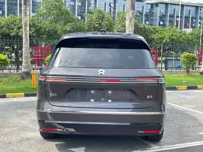 Nio ES8