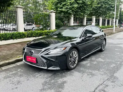 Lexus LS