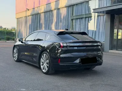 Zeekr 001