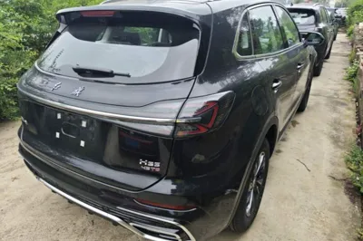 Hongqi HS5