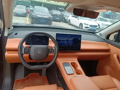 Leapmotor C16