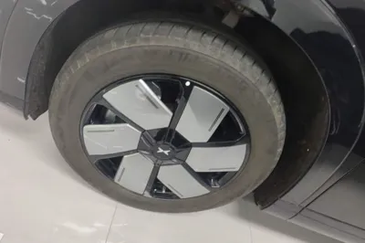 Xpeng X9