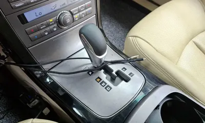 Kia Opirus