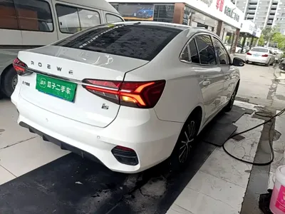 Roewe i5