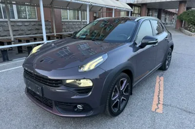 Lynk & Co 02
