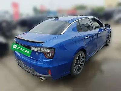 Lynk & Co 03