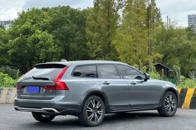 Volvo V90