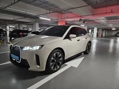 BMW iX