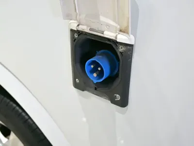 大通 V80