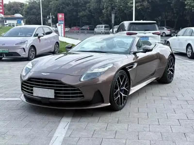 Aston Martin DB12