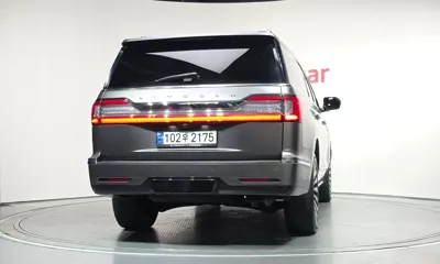Lincoln Navigator