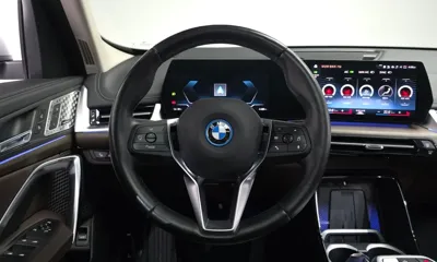 BMW iX1
