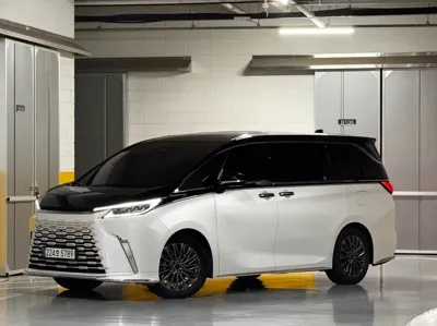 Lexus LM