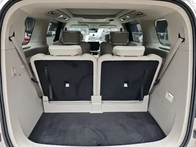 Volvo EM90