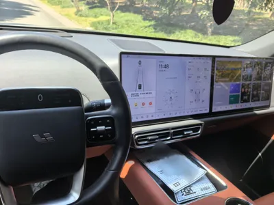 Li Auto L6