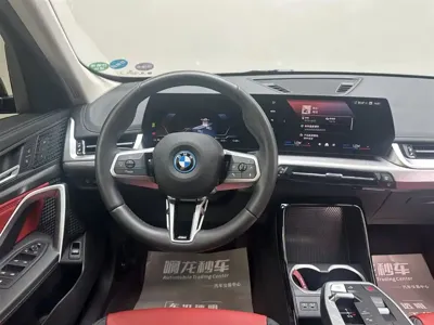 BMW iX1