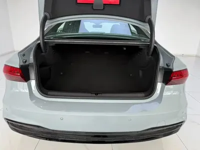 Audi A7L