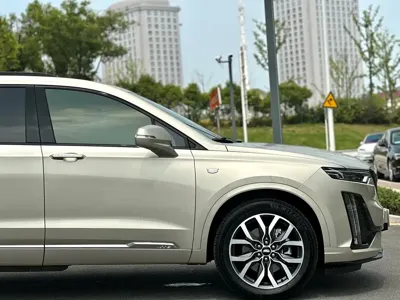 Cadillac XT6