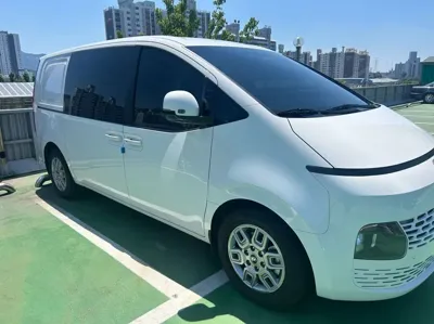 Hyundai Staria