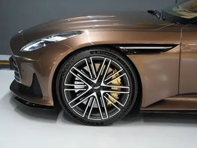 Astonmartin DB12