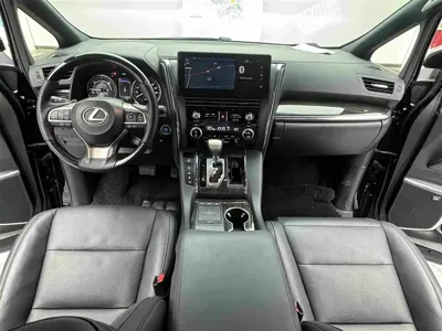 Lexus LM
