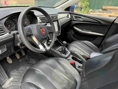 Roewe i5
