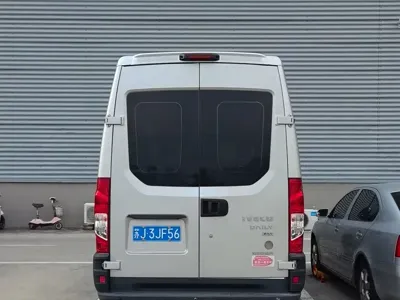 IVECO Ousheng