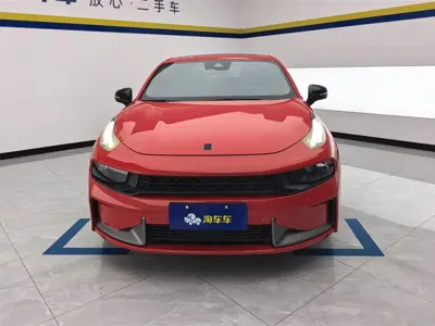 Lynk & Co 03