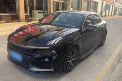 Lynk & Co 03
