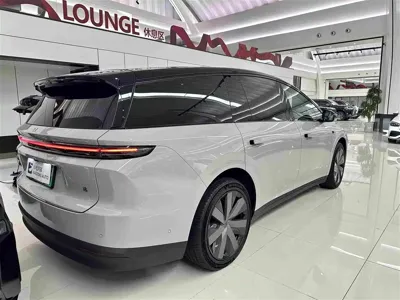 Li Auto 理想i8
