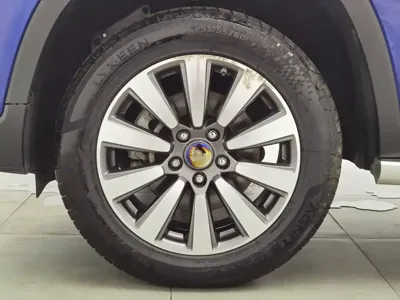Roewe RX8