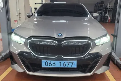 BMW i5