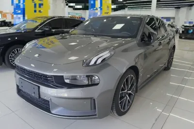 Lynk & Co 03