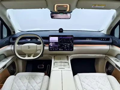 Nio ES8
