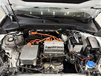 Audi Q2L e-tron