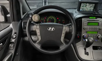 Hyundai Starex