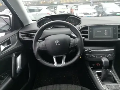 Peugeot 308S
