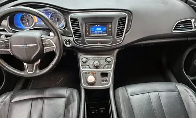 Chrysler 200