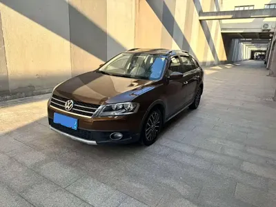 Volkswagen Cross Lavida