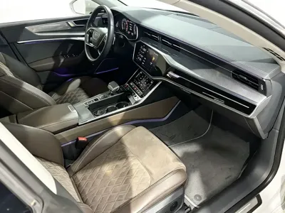 Audi A7L
