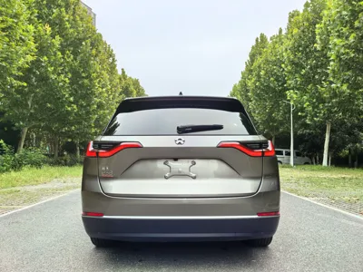 Nio ES8