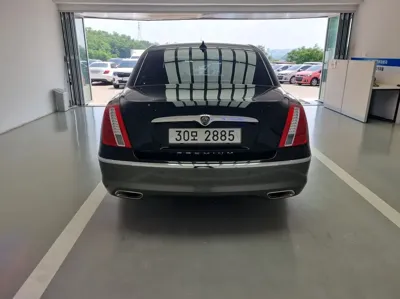 Kia Opirus